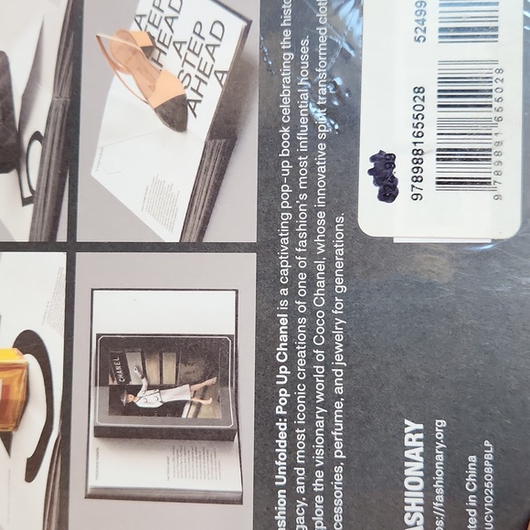 CHANEL Black and White Pop-Up Fashion Book New - Picture 4 of 7